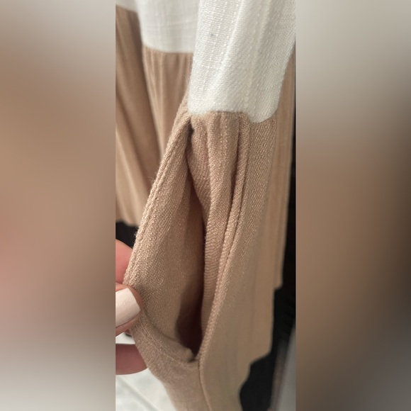 Beautiful Mid Dress Tri-Color. - Picture 5 of 10